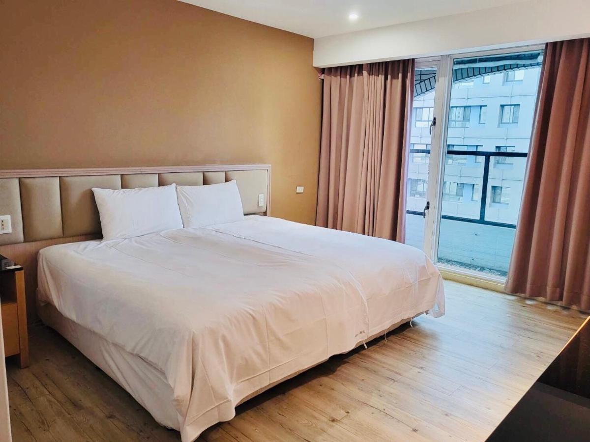 Hotel Champs Elysees Tajcshung Kültér fotó
