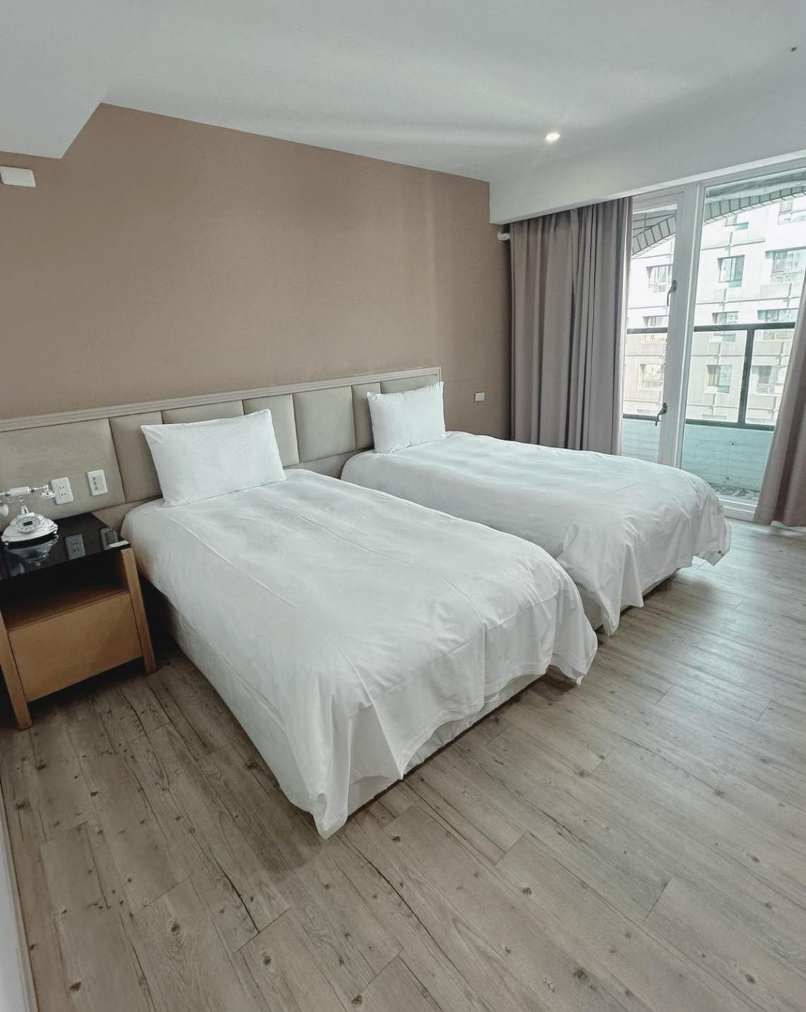 Hotel Champs Elysees Tajcshung Kültér fotó