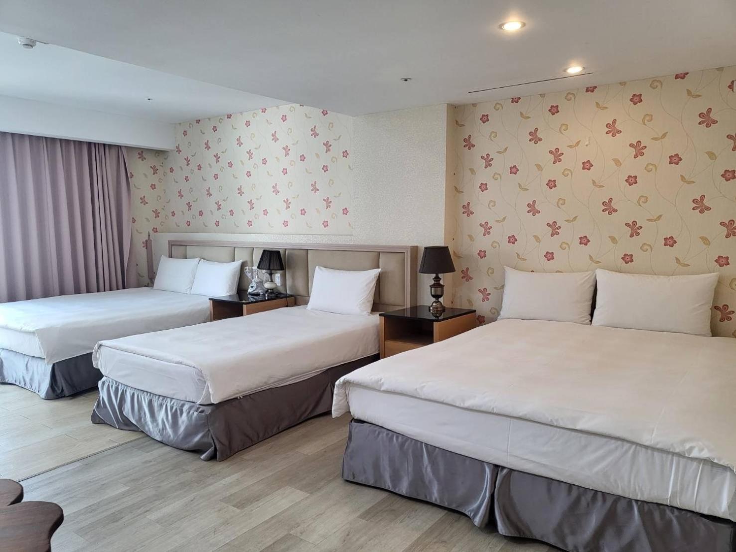 Hotel Champs Elysees Tajcshung Kültér fotó