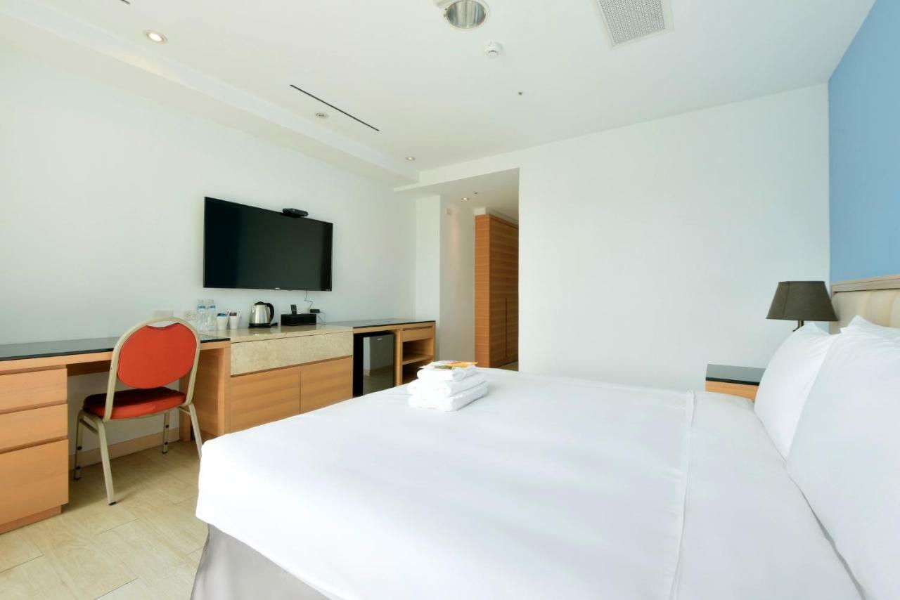 Hotel Champs Elysees Tajcshung Kültér fotó