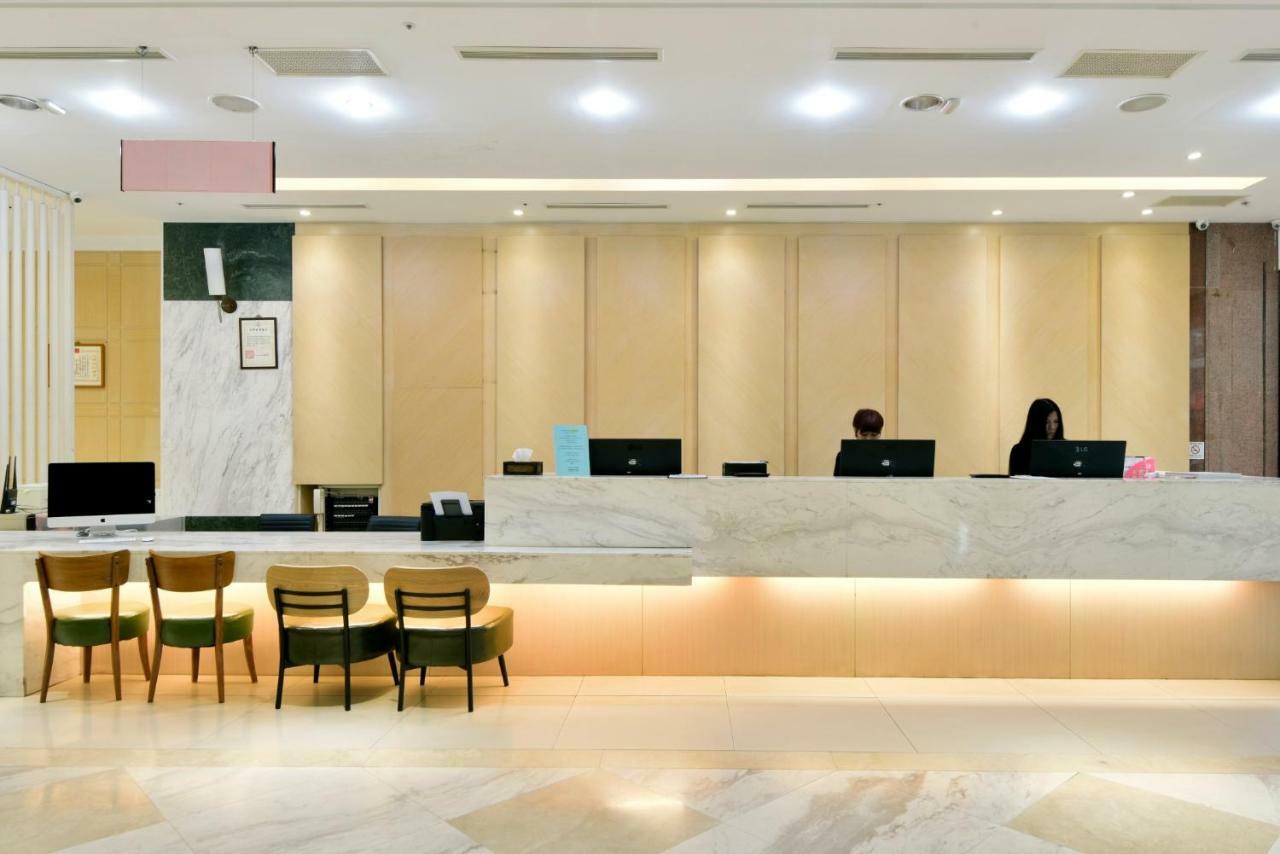 Hotel Champs Elysees Tajcshung Kültér fotó