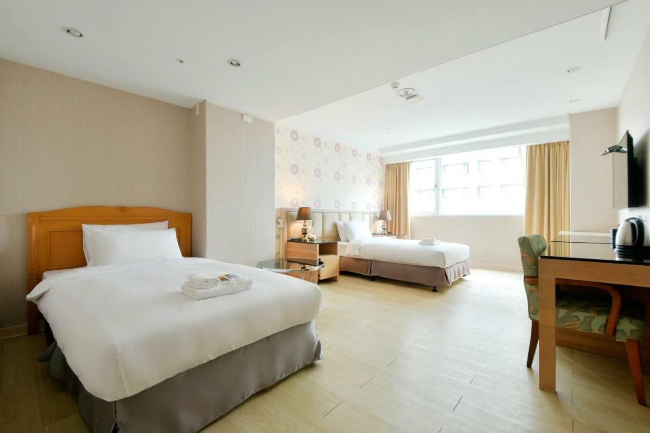 Hotel Champs Elysees Tajcshung Kültér fotó