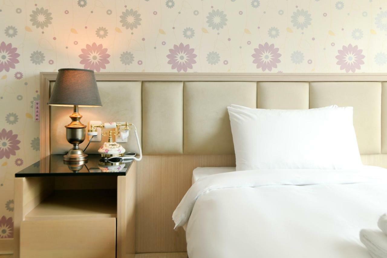 Hotel Champs Elysees Tajcshung Kültér fotó